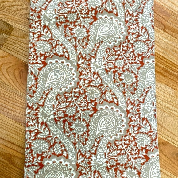 Williams Sonoma Long Table Runner French Country 108’ X 16’ Paisley Floral - Picture 1 of 6